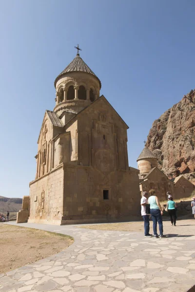 Scenic Novarank monastery in Armenia, famous tourist destination — Stock Photo, Image