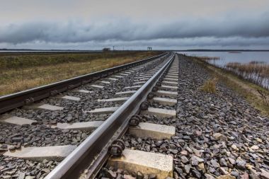 bir tek demiryolu parça