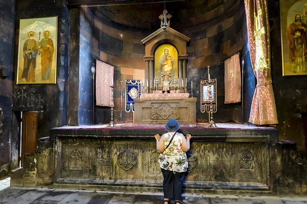 KHOR VIRAP MONASTERY, ARMENIA - 18 DE SETEMBRO DE 2017: Interior de F — Fotografia de Stock