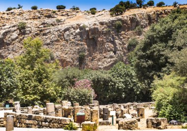 Nehri'nin Hermon (Banyas) - kült Merkezi kuzeyinde İsrail Tanrı Pan doğal rezervasyonunuzu yaparken mimari eski eserler