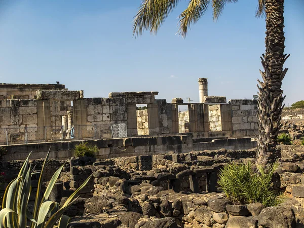 Kafarnaum の白い復興シナゴーグ — ストック写真