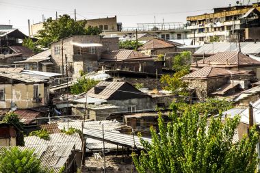 Kapita Katedrali yakınında eski yoksul binalar bir küme
