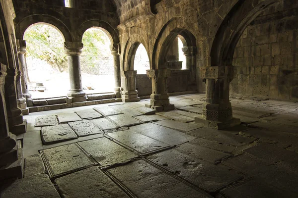 アルメニアのサナイン修道院で中世の墓石 — ストック写真