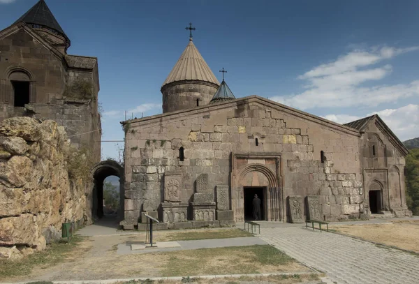 O Mosteiro de Goshavank foi fundado em 1188. Ele está localizado cerca de 20 — Fotografia de Stock