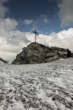 MaLy Giewont ile karakteristik olarak adlandırılan bir tepe çapraz Olszty içinde