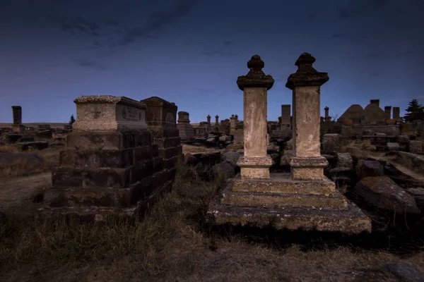 Cimitero storico di Noratus in Armenia, vicino al lago Sevan — Foto Stock