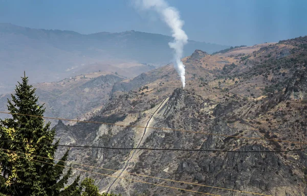 Panorama montano dalla zona di Alaverdi in Armenia — Foto Stock