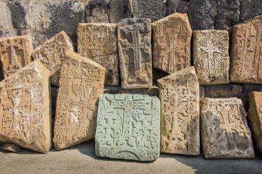 Khachkars, taş Sevanavank, bir manastır karmaşık loca haçlar.