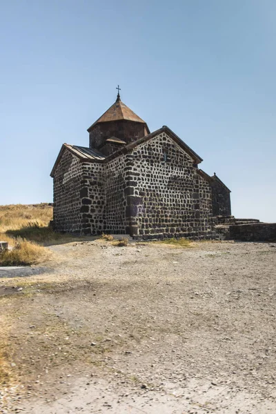 Sevanavank jest zespół klasztorny znajduje się na północno-zachodnim wybrzeżu — Zdjęcie stockowe