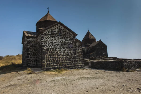 Sevanavank är ett kloster komplex som ligger på den nordvästra kusten — Stockfoto