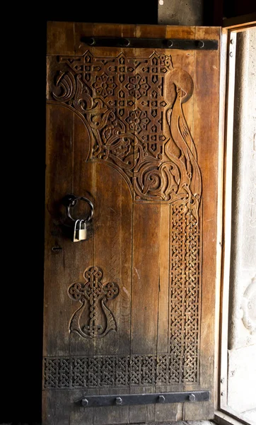 Oude deur in een klooster in Haghpat Armenië — Stockfoto