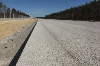 Yeni kullanılmayan otoyol döşeli yüzeyi