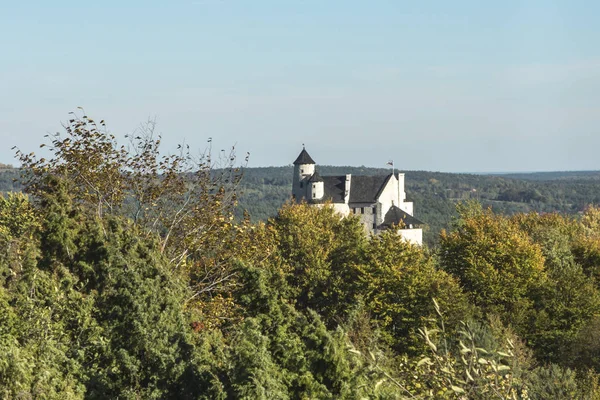 Uitzicht op middeleeuws kasteel in Bobolice — Stockfoto