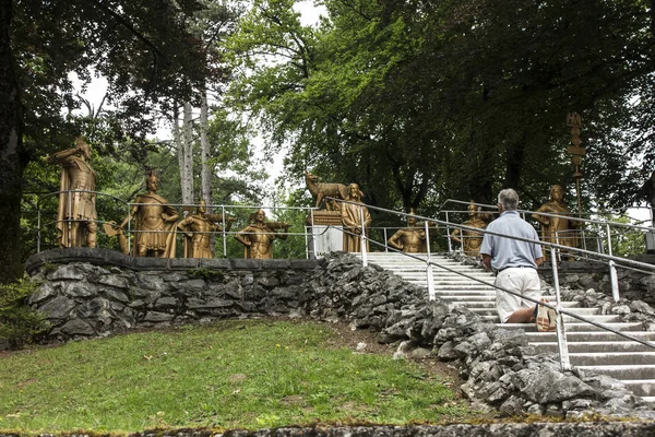 Lourdes, Fransa, 24 Haziran 2019: İsa 'nın haçı. Vay canına. — Stok fotoğraf