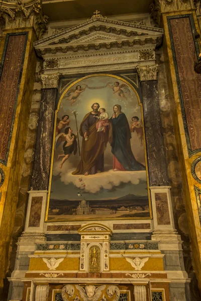 Torino, Italia, 27. juni 2019: Innvendig i Den salesiske kirke O – stockfoto