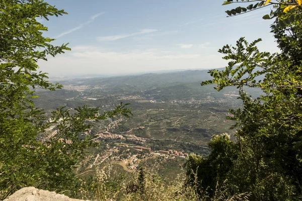 Pohled na okolní prostředí v klášteře Montserrat ve Španělsku, — Stock fotografie