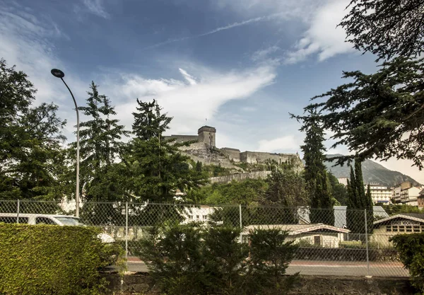 Pireneler 'deki Lourdes şatosunun manzarası — Stok fotoğraf