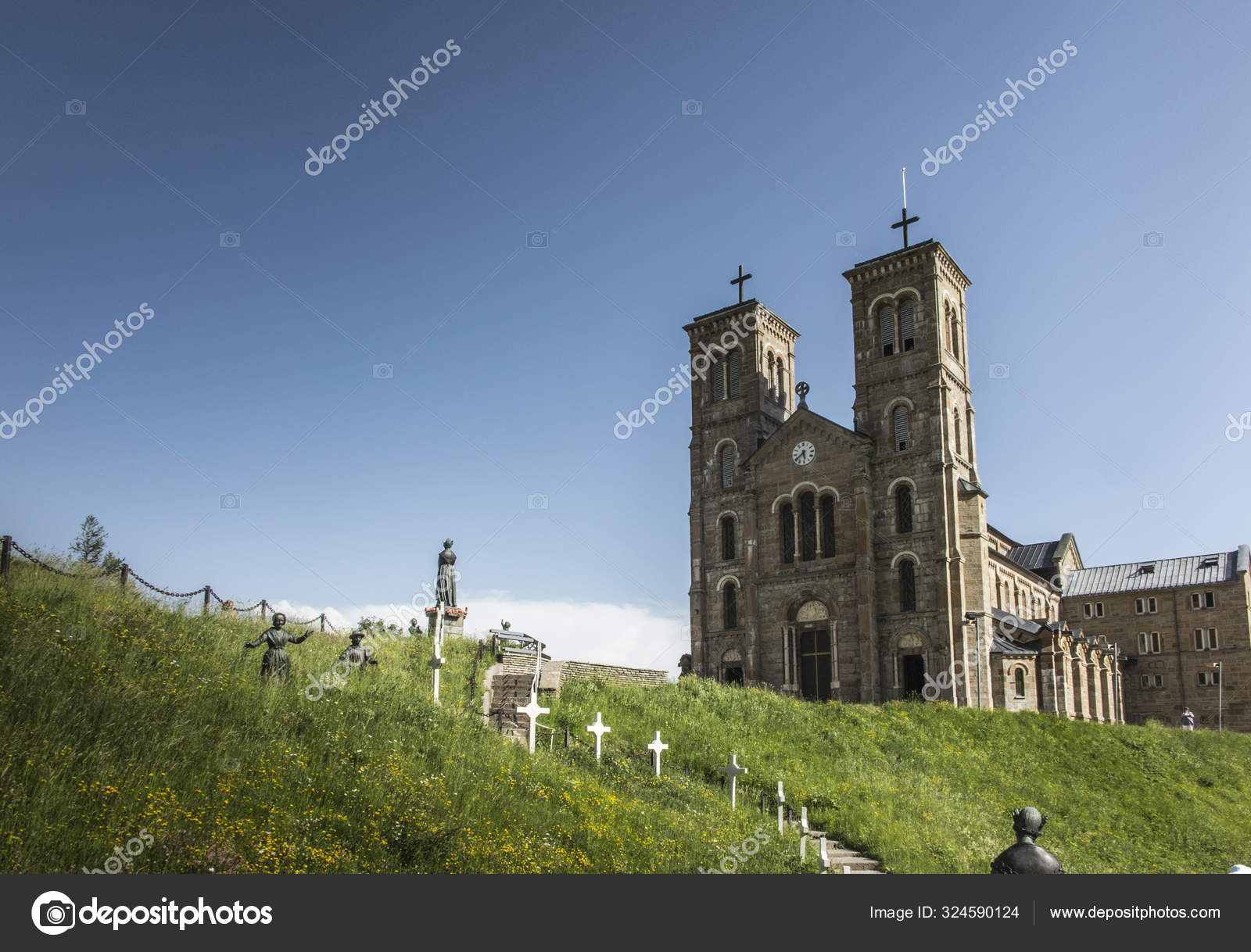 Santuario de la salette fotos de stock, imágenes de Santuario de la salette sin royalties | Depositphotos Santuario de la salette fotos de stock, imágenes de Santuario de la salette sin royalties | Depositphotos