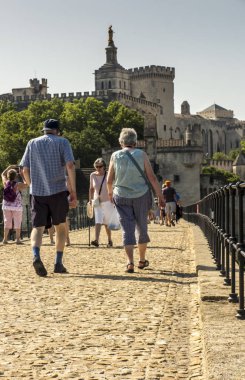Avignon Köprüsü olarak bilinen Saint B. Zet Köprüsü., 