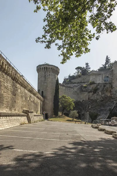 フランスのアヴィニョンを囲む中世のセキュリティ壁. — ストック写真