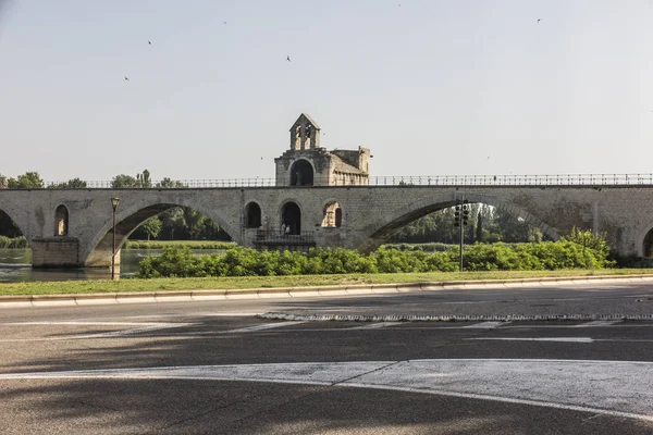 Мост Сен-Батиста, известный как Авиньонский мост , — стоковое фото