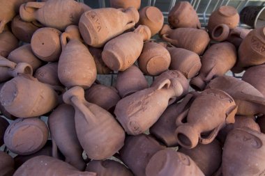 İsrail 'deki Cana Celile' den küçük çömlekler, hediyelik eşyalar., 