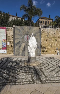 Nasıra, İsrail, 26 Ocak 2020: Sarayda Bakire Meryem heykeli 