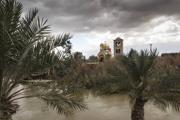  Каср-эль-Яхуд близ Иерихона, по преданию, это место, где израильтяне перешли реку Иордан, где был крещен Иисус. Граница Израиля с Иорданией в январе 2020 года