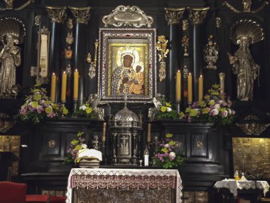 Czestochowa, Polonya, 19 Mart 2020: Jasna Gora Manastırı: Czestochowa 'nın Siyahi Meryem Ana' sının şapeli ve Muhteşem Görüntüsü)