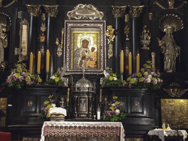 Czestochowa, Polonya, 19 Mart 2020: Jasna Gora Manastırı: Czestochowa 'nın Siyahi Meryem Ana' sının şapeli ve Muhteşem Görüntüsü)