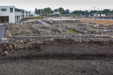 Magdala, Celile, İsrail 'deki 1. yüzyıl sinagogunun kazıları. Bu eşsiz parça henüz sırlarını açıklamayacak.