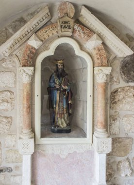 Beytüllahim, Filistin Yönetimi, 28 Ocak 2020: Kral Davut 'un heykeli, Filistin' deki Beytüllahim 'deki Milk Grotto Kilisesi' nin girişindeki bir oyukta duruyor.