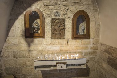 Beytüllahim, Filistin Yönetimi, 28 Ocak 2020: Filistin, Beytüllahim 'deki Milk Grotto Kilisesi' nde mum yakmak için kullanılan iç parça