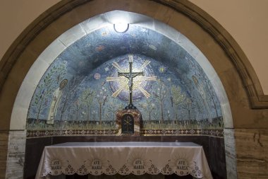 Ein Kerem, Kudüs 28 Ocak 2020: Bakire Meryem 'in kuzeni Elisabeth' in Ein Karen, İsrail 'deki evinin bulunduğu yerdeki Ziyaret Kilisesi' nin İçi