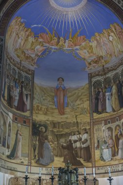 Ein Kerem, Kudüs 28 Ocak 2020: Bakire Meryem 'in kuzeni Elisabeth' in Ein Karen, İsrail 'deki evinin bulunduğu yerdeki Ziyaret Kilisesi' nin İçi