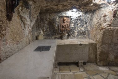 BETHLEHEM, Filistin, 28 Ocak 2020: Beytüllahim 'deki İsa' nın Doğumu Bazilikası 'nın altındaki mağaralar. Aziz Jerome 'un konaklamasıyla ilgili yerler.