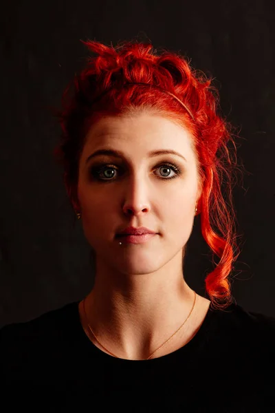 赤毛の女性の肖像画 — ストック写真