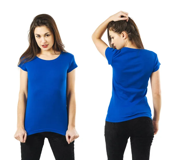 Sexig dam poserar med tom blå skjorta — Stockfoto