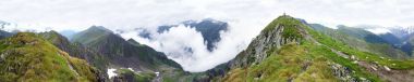 Fagaras dağın üzerinde yaz panoramik