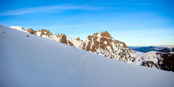 Panoramautsikt Över Berget Ciucas Topp Vid Solnedgång Vintern Del Rumänska — Stockfoto