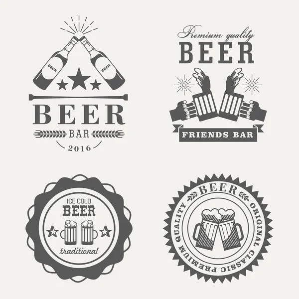 Emblemas ou placas de cerveja retrô ou velho — Vetor de Stock