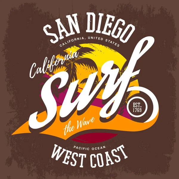 Отпечаток футболки сёрфера из Калифорнии или США с пальмами — стоковый вектор