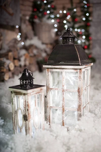 Two vintage lanterns in the snow — Stock Photo, Image