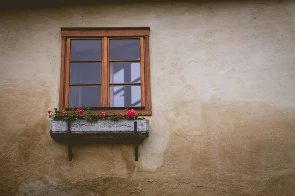 Avusturya penceresinde — Stok fotoğraf