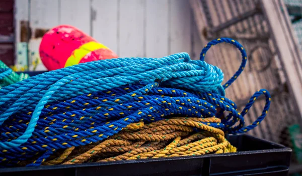 Boje und buntes Seil — Stockfoto