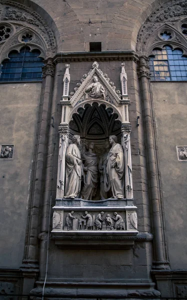 Statua di una figura religiosa — Foto Stock