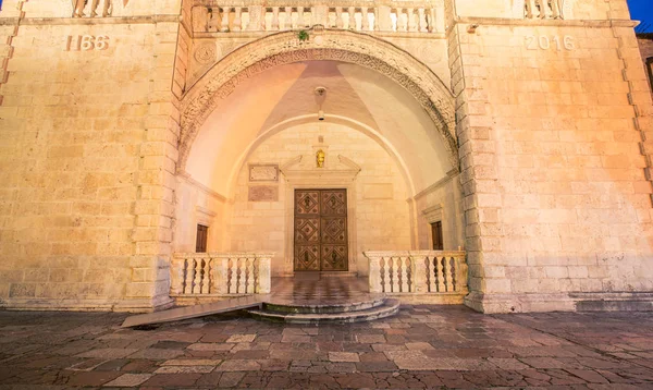 Ingang kerk Kotor — Stockfoto