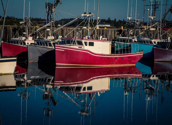 Rybářské lodě v Nova Scotia — Stock fotografie