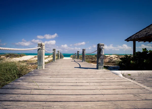 Boardwalk turks and caicos — Stock Photo, Image