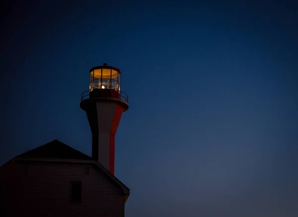 Latarnia morska nocą — Zdjęcie stockowe